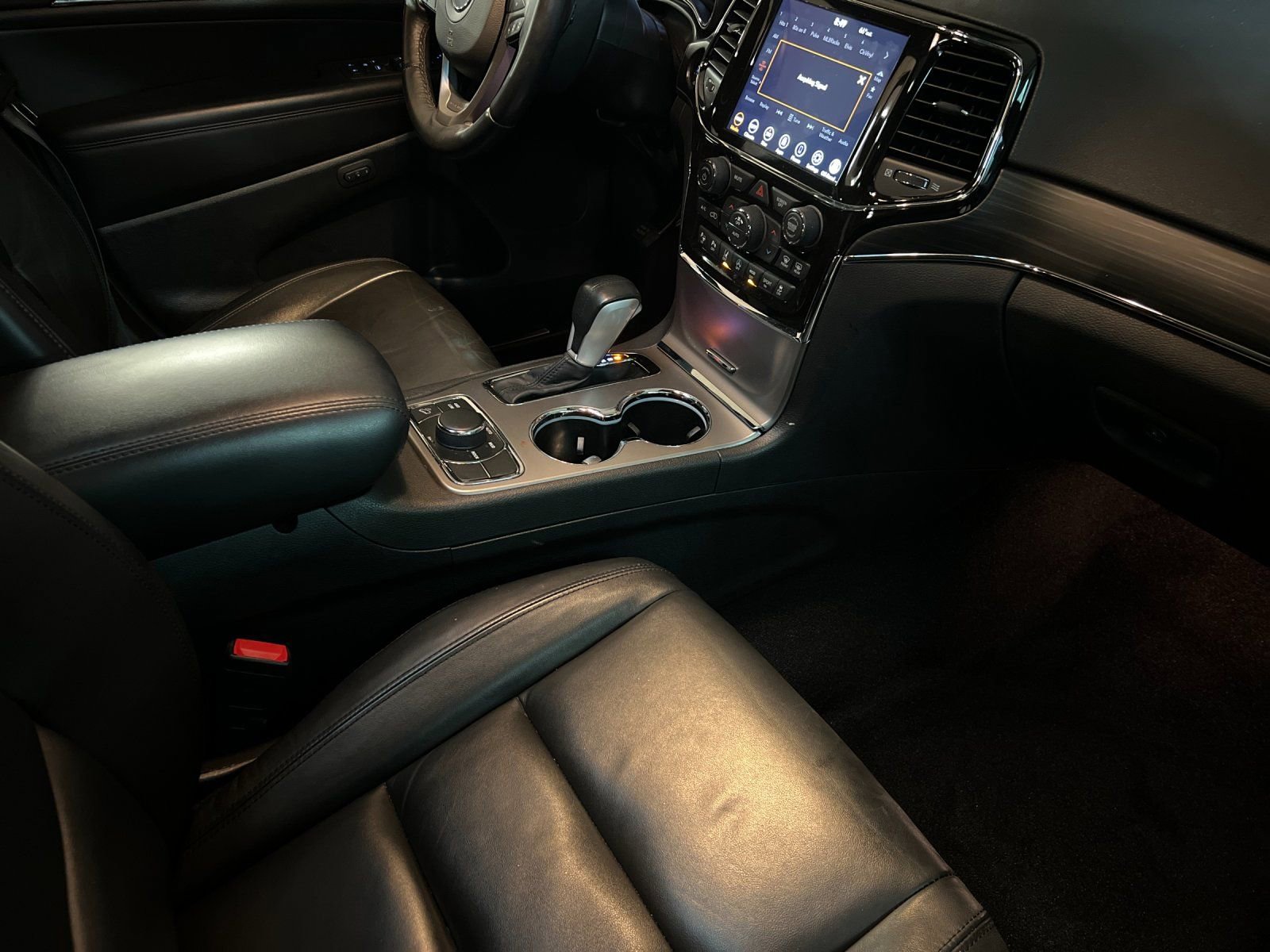 Certified 2022 Jeep Grand Cherokee Limited w/ Tech Group image 15