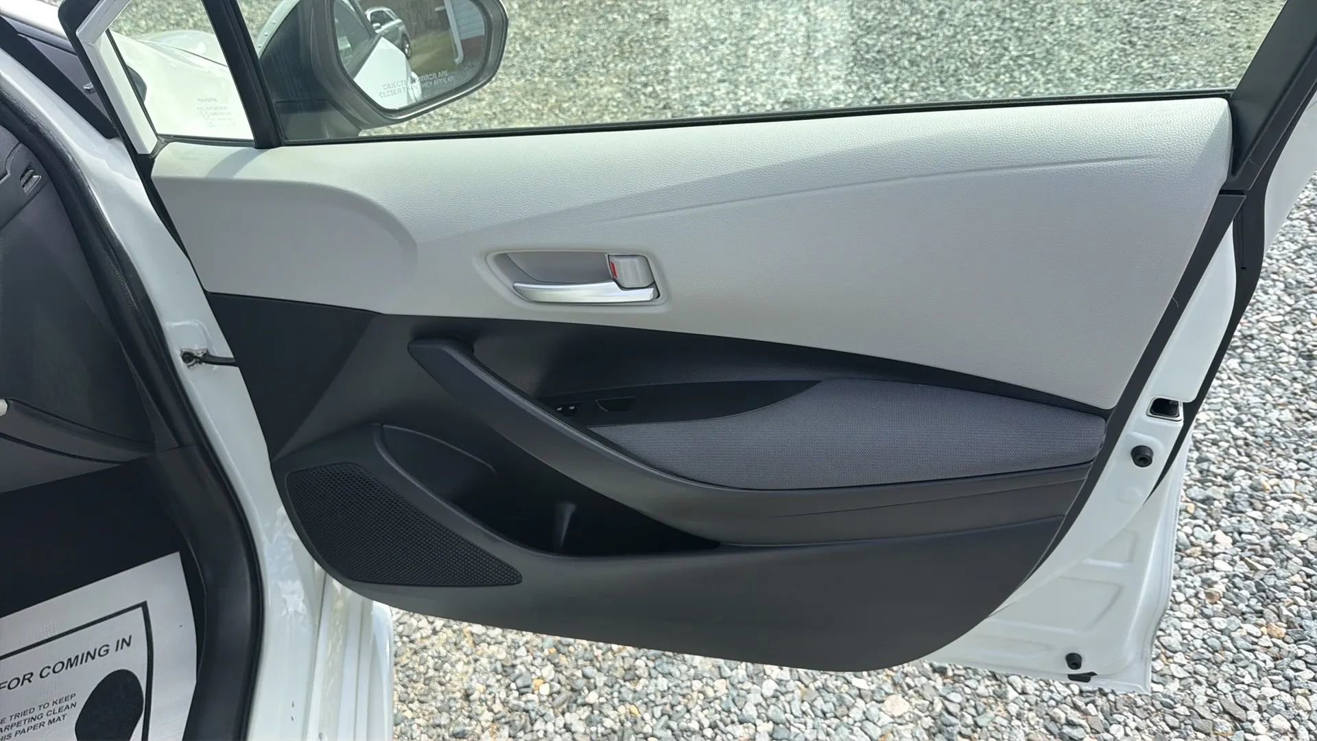 Used 2020 Toyota Corolla LE image 31