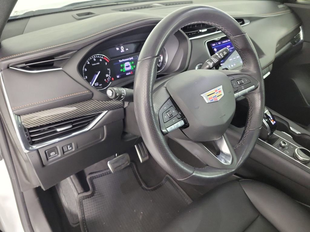 Used 2023 Cadillac XT4 Sport image 18