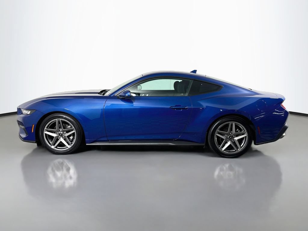 Used 2024 Ford Mustang Coupe RWD image 4