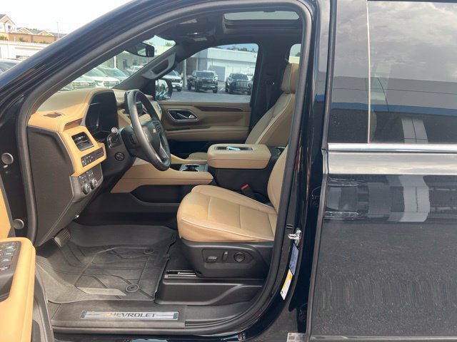 Used 2024 Chevrolet Suburban Premier AWD/4WD image 20