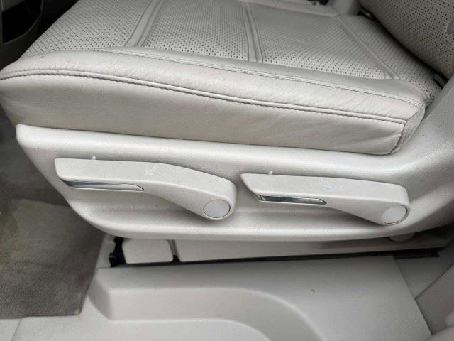 Used 2021 Cadillac Escalade Premium Luxury Platinum AWD/4WD image 47