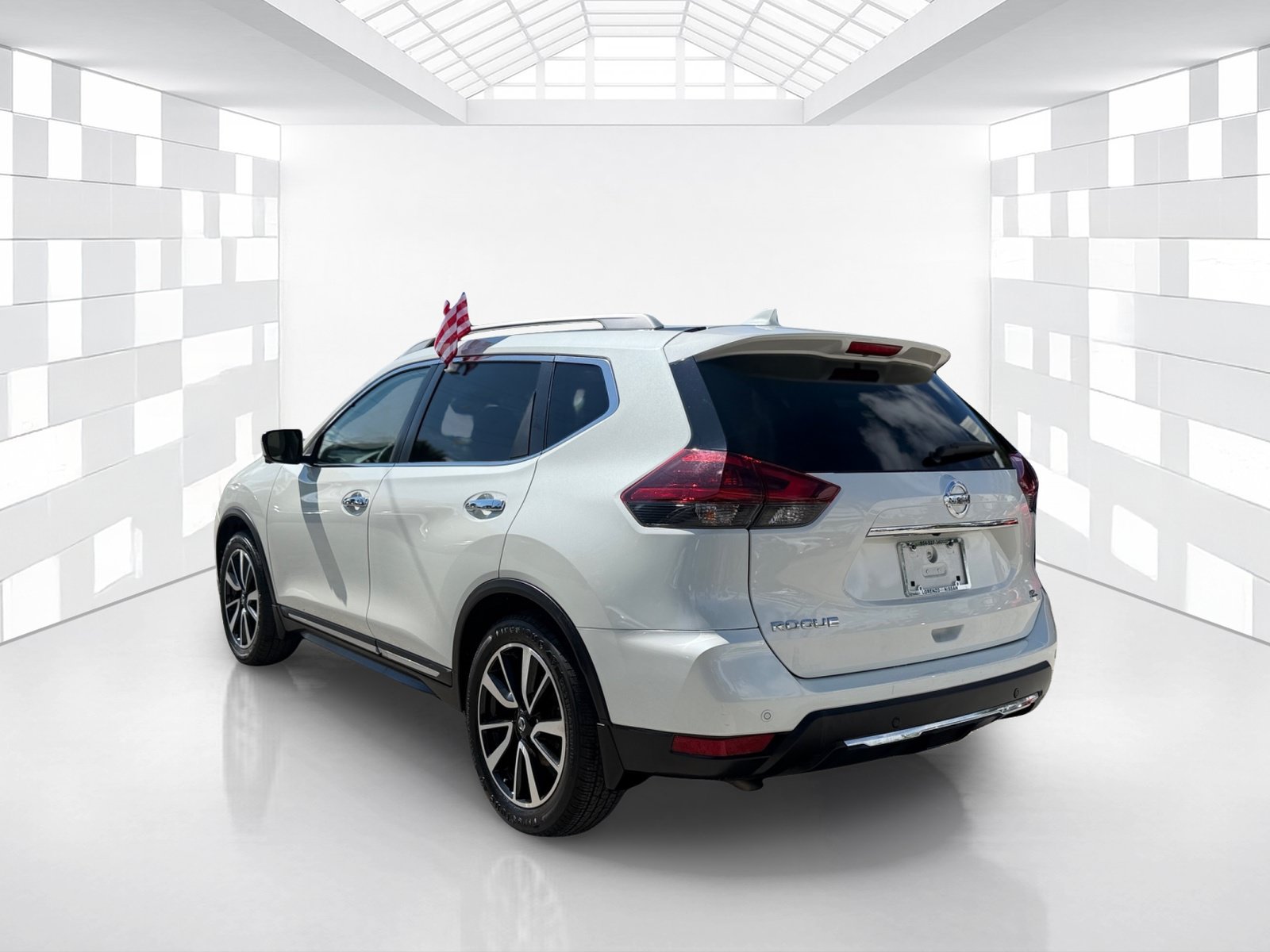 Used 2019 Nissan Rogue SL w/ Premium Package FWD image 5