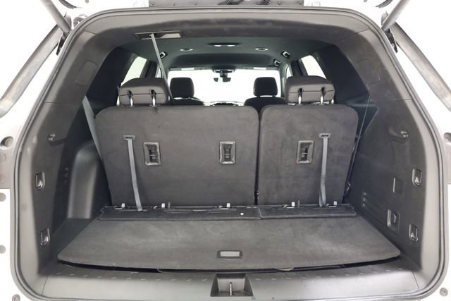 Used 2023 Chevrolet Traverse LT image 32