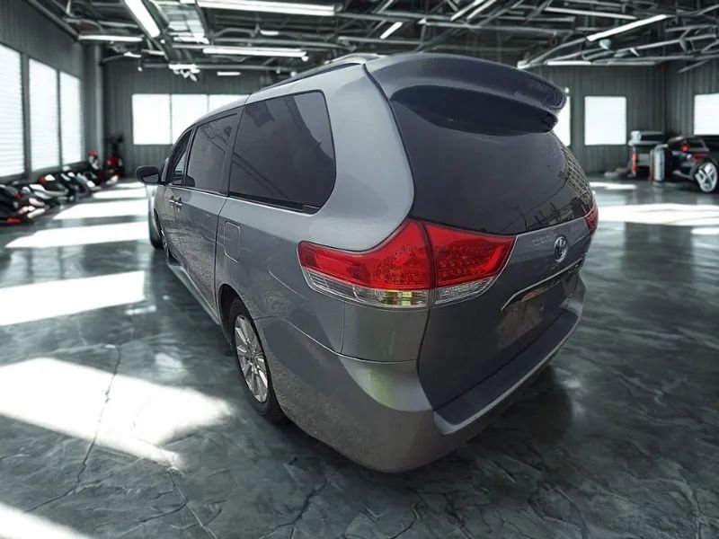 Used 2011 Toyota Sienna XLE AWD/4WD image 3