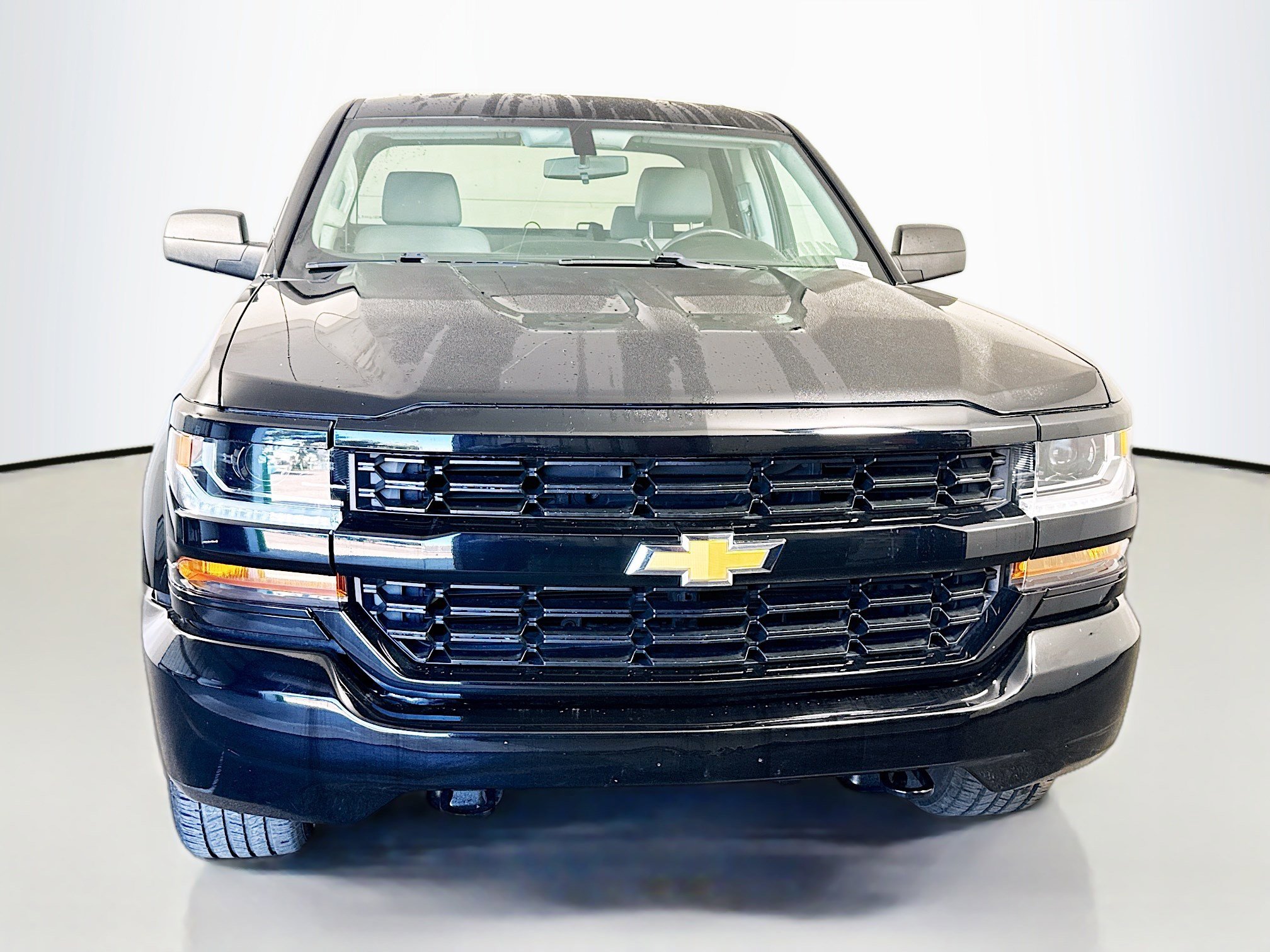 Used 2018 Chevrolet Silverado 1500 Custom image 2
