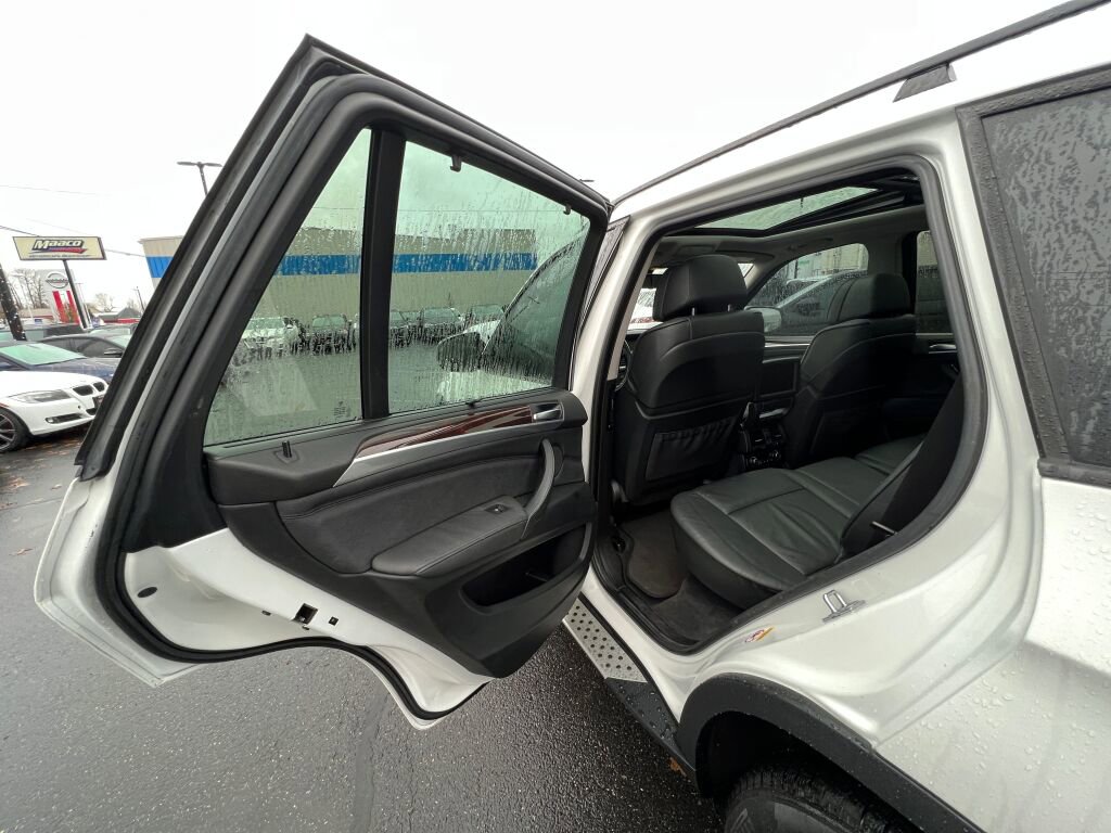 Used 2009 BMW X5 xDrive30i image 11