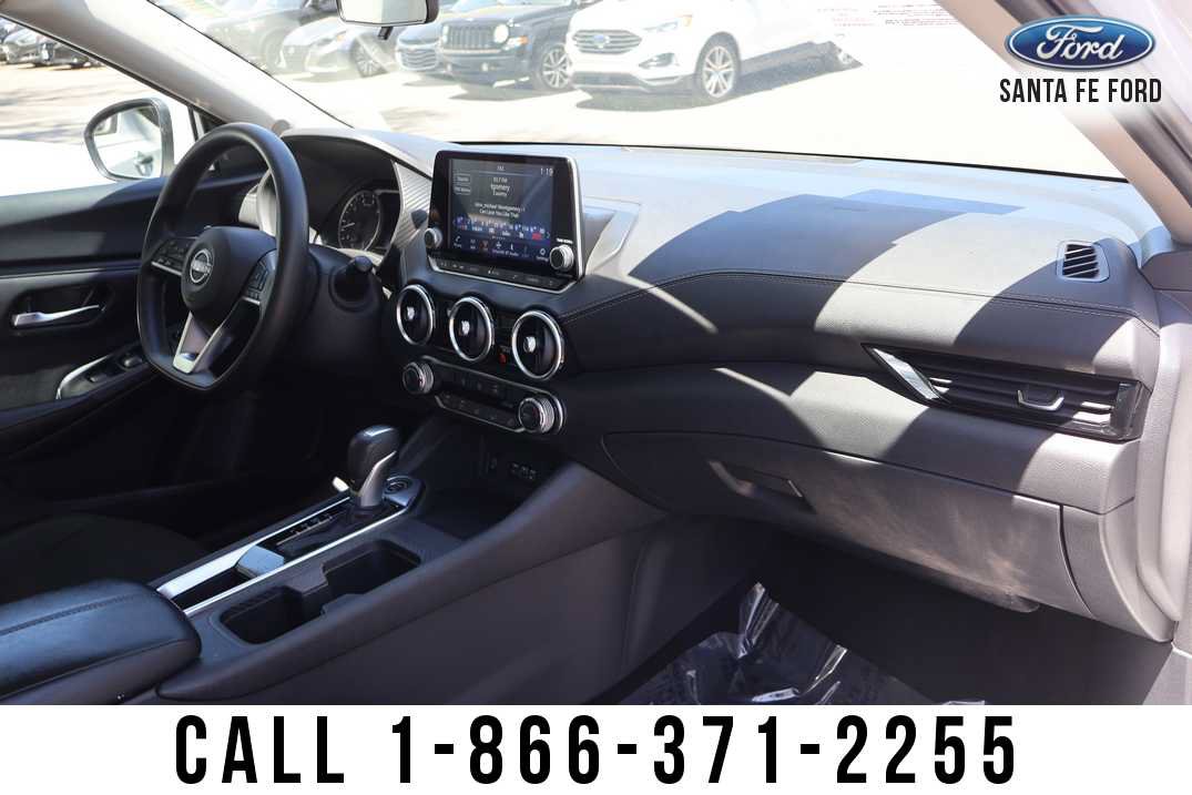 Used 2024 Nissan Sentra SV FWD image 17