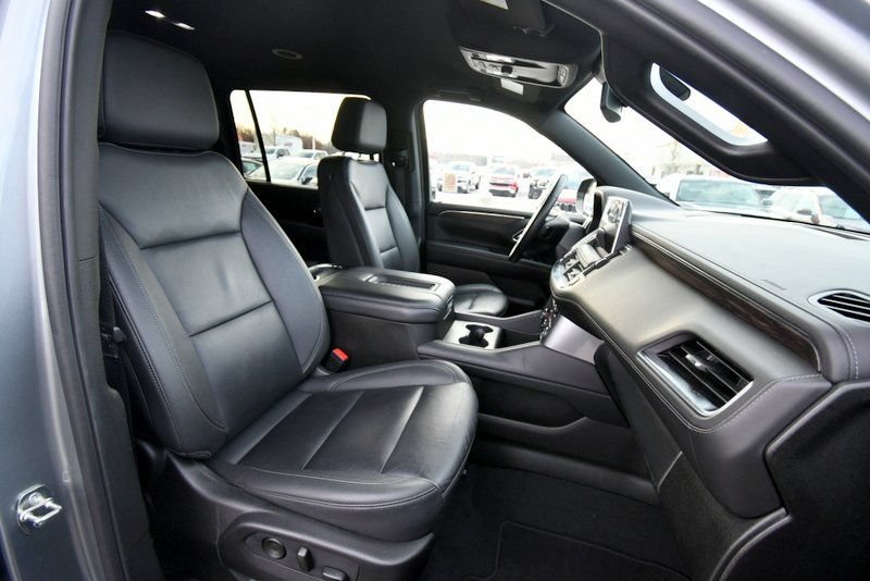 Used 2024 Chevrolet Suburban LT AWD/4WD image 20