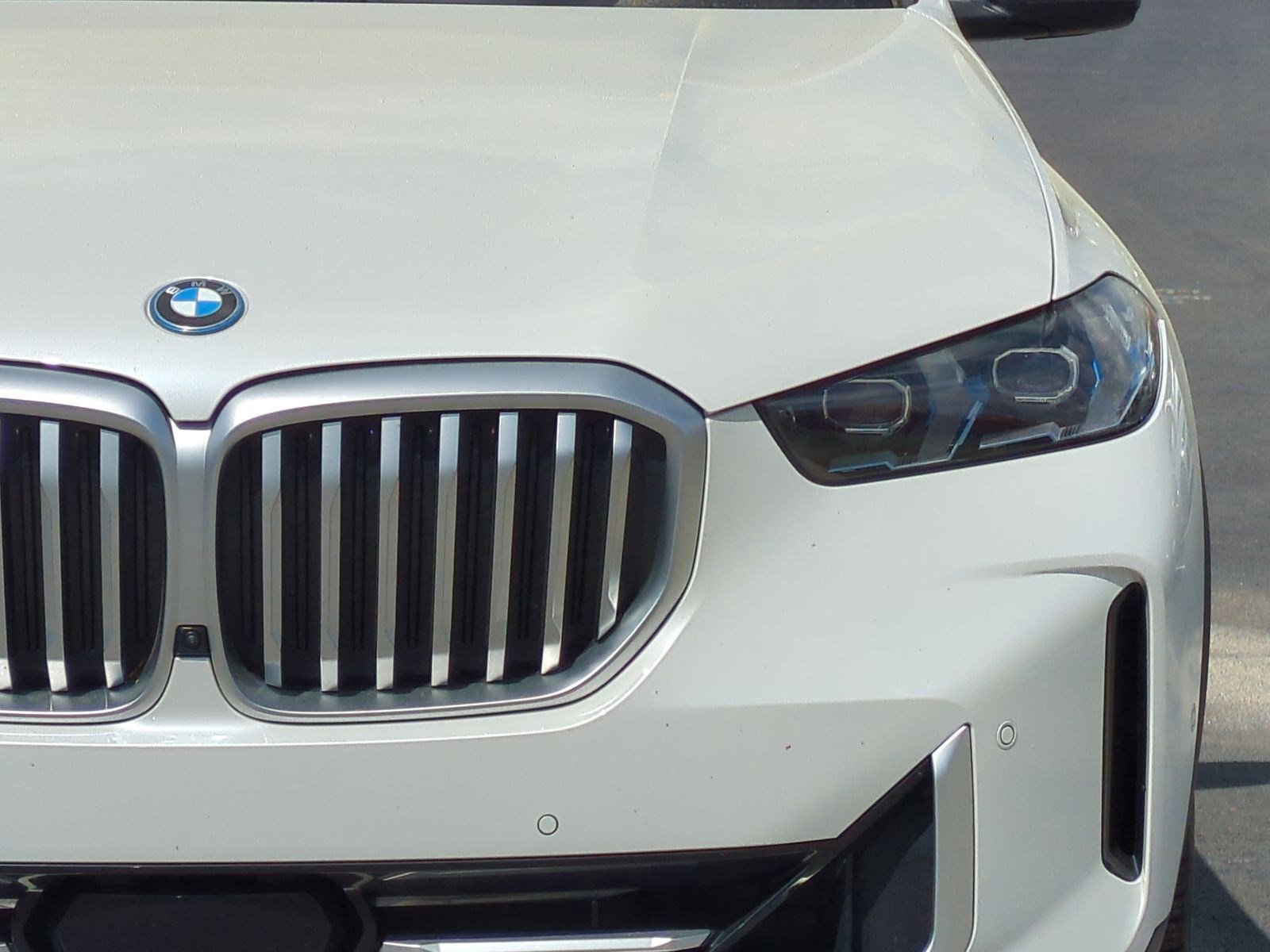 Certified 2024 BMW X5 xDrive50e w/ Premium Package image 6