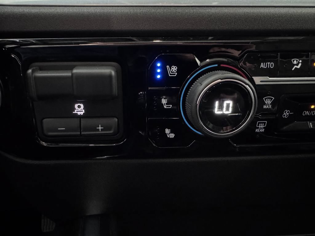 Certified 2022 Chevrolet Silverado 1500 LTZ w/ LTZ Convenience Package II AWD/4WD image 24