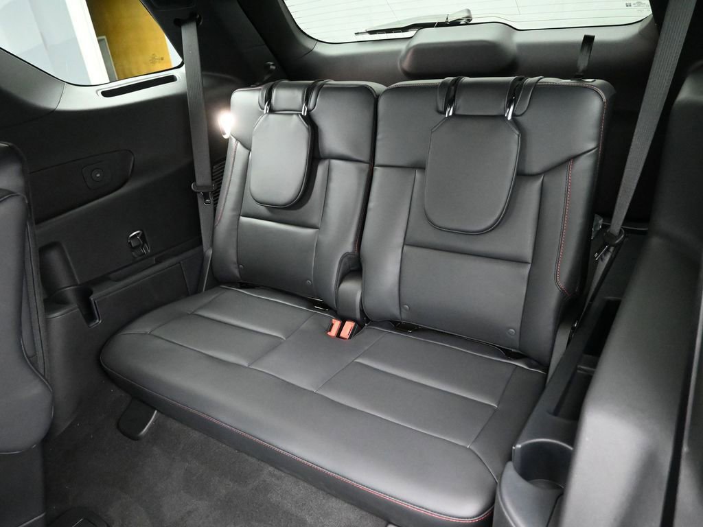 New 2026 Ford Explorer ST-Line w/ ST-Line Street Pack image 27