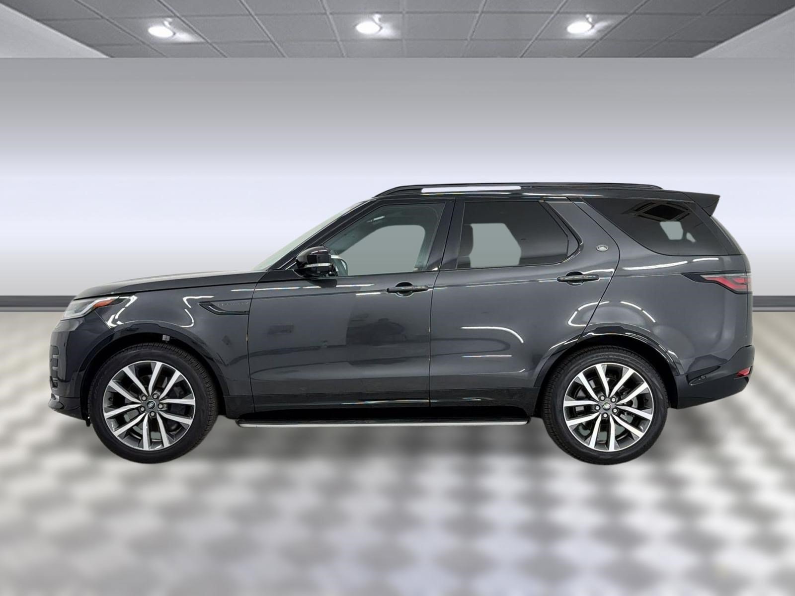 Certified 2025 Land Rover Discovery Dynamic SE AWD/4WD image 2