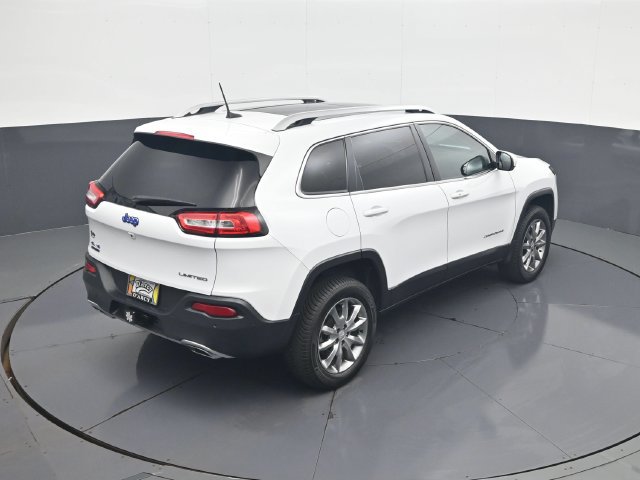 Used 2017 Jeep Cherokee Limited w/ Luxury Group AWD/4WD image 17