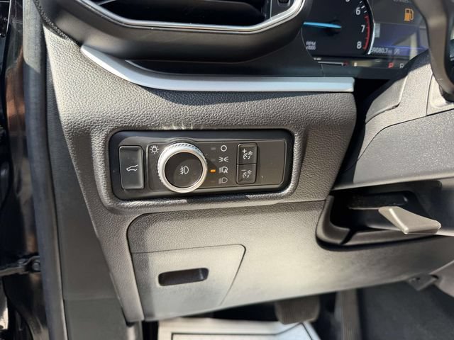 Used 2021 Ford Explorer XLT w/ Equipment Group 202A AWD/4WD image 21