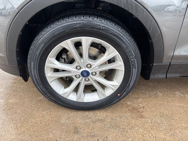 Used 2019 Ford Escape SE FWD image 11
