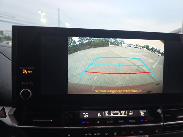 Used 2026 Toyota Sienna XLE FWD image 28