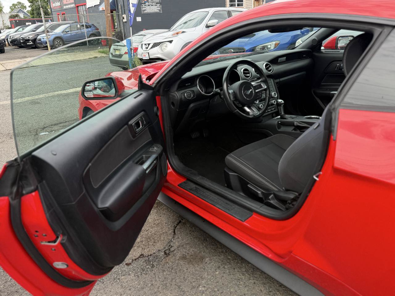 Used 2018 Ford Mustang Coupe RWD image 11