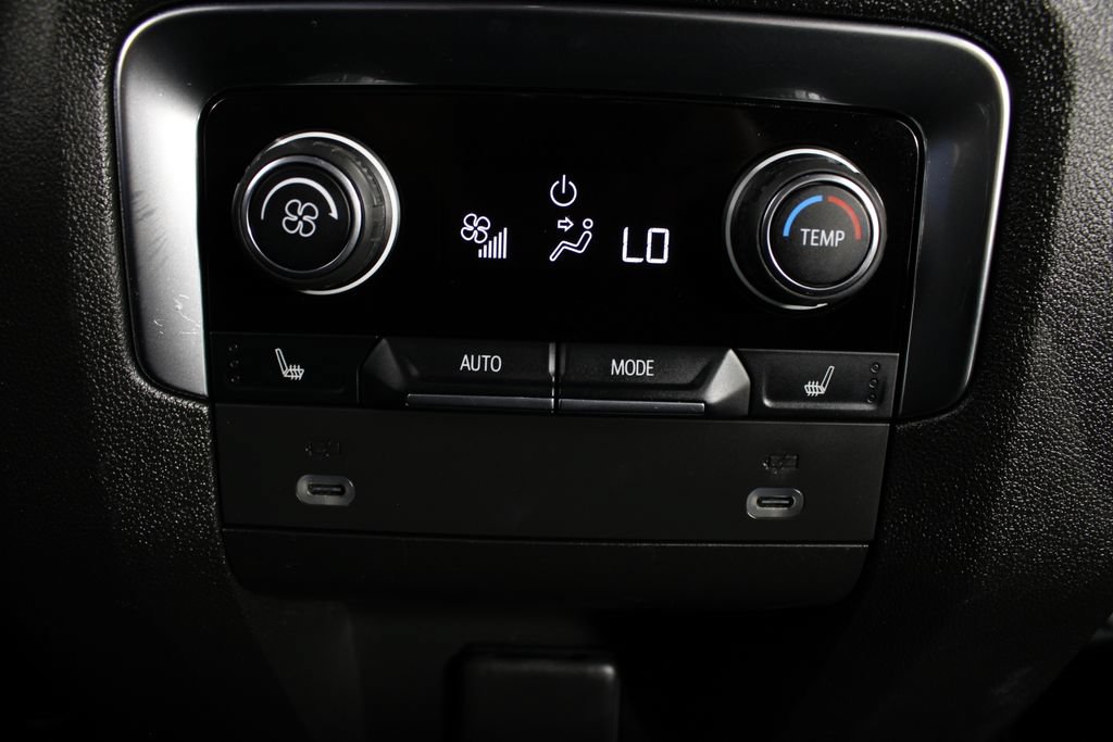 Used 2022 Chevrolet Tahoe LT w/ Luxury Package AWD/4WD image 20