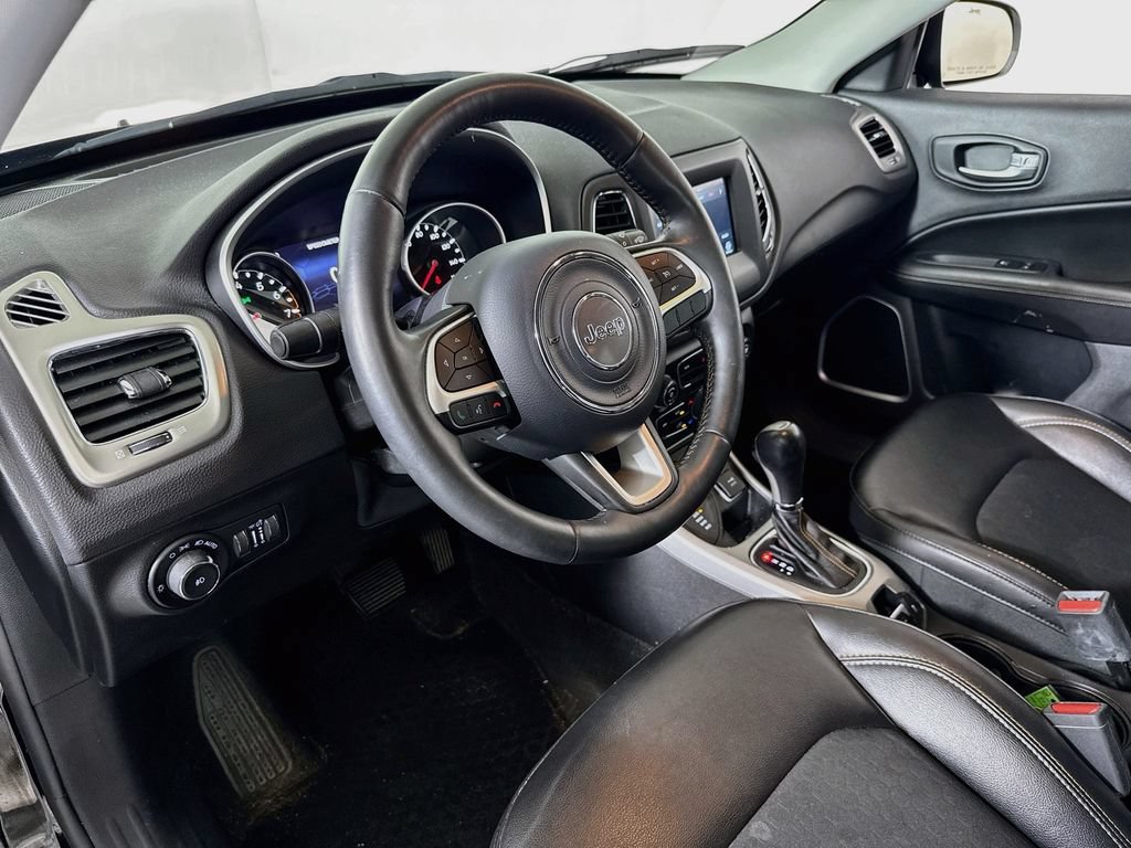 Used 2018 Jeep Compass Latitude w/ Popular Equipment Group AWD/4WD image 9