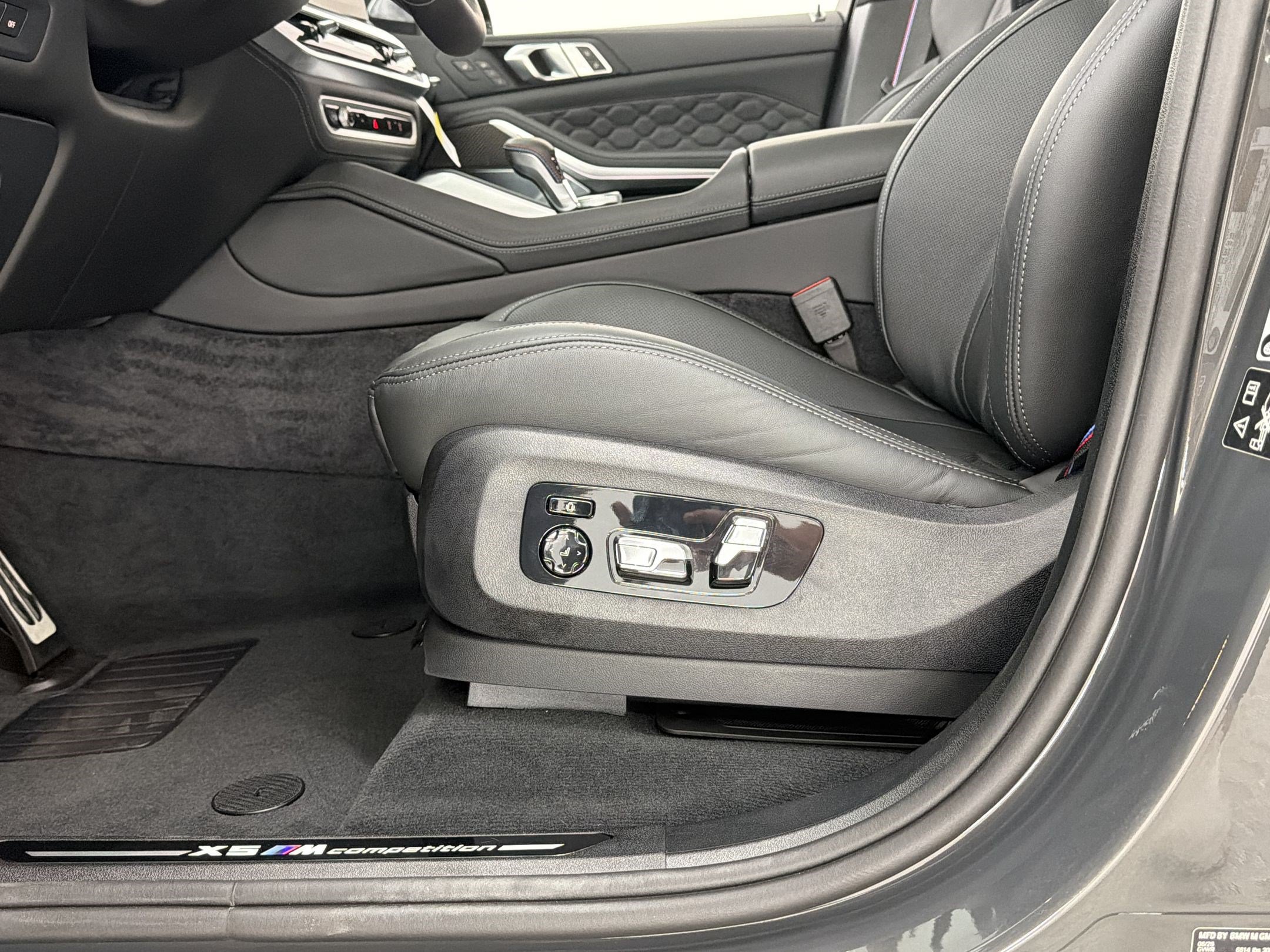 New 2026 BMW X5 M Competition w/ Executive Package AWD/4WD image 15