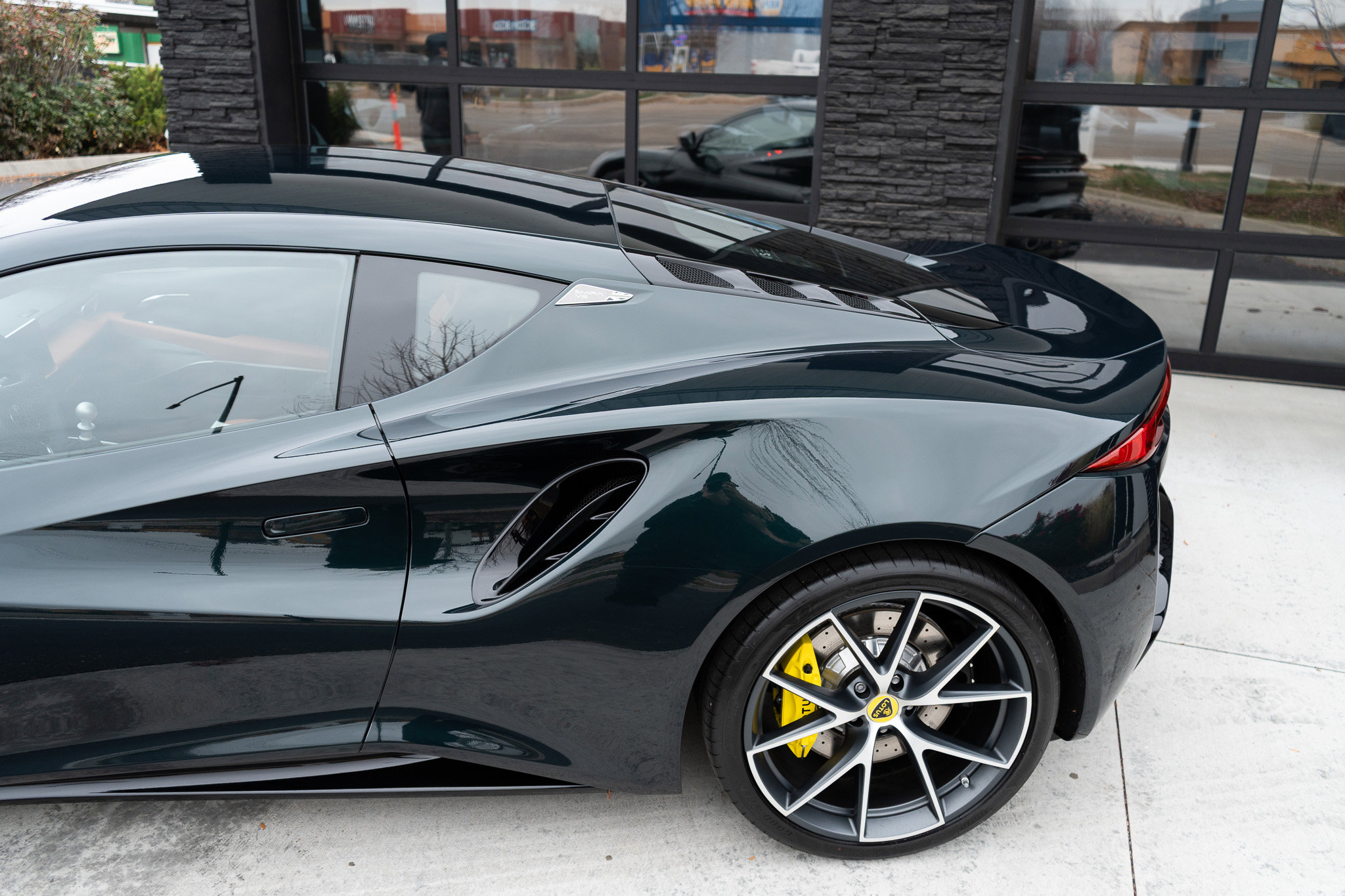 Used 2025 Lotus Emira image 5