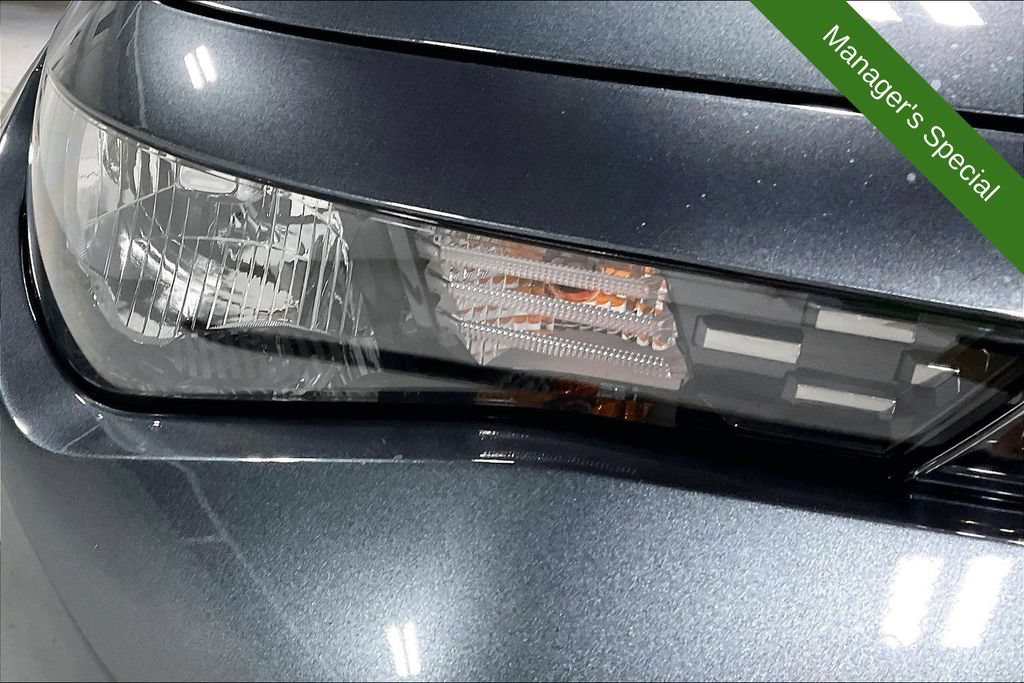 Used 2025 Kia Soul LX w/ LX Technology Package FWD image 34