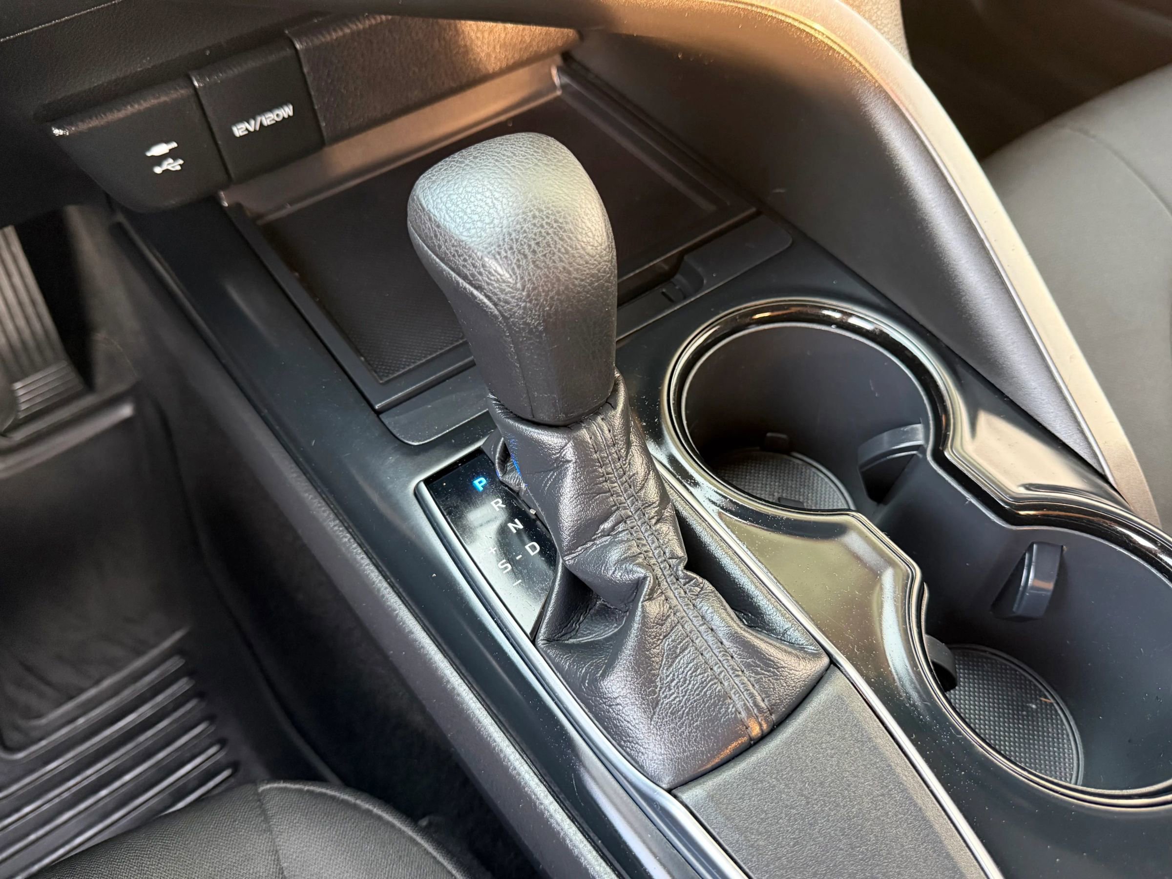 Used 2018 Toyota Camry LE FWD image 27
