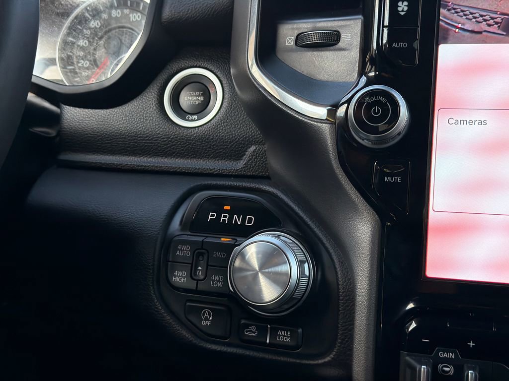 Used 2025 RAM 1500 Laramie w/ Sport Appearance Package AWD/4WD image 30