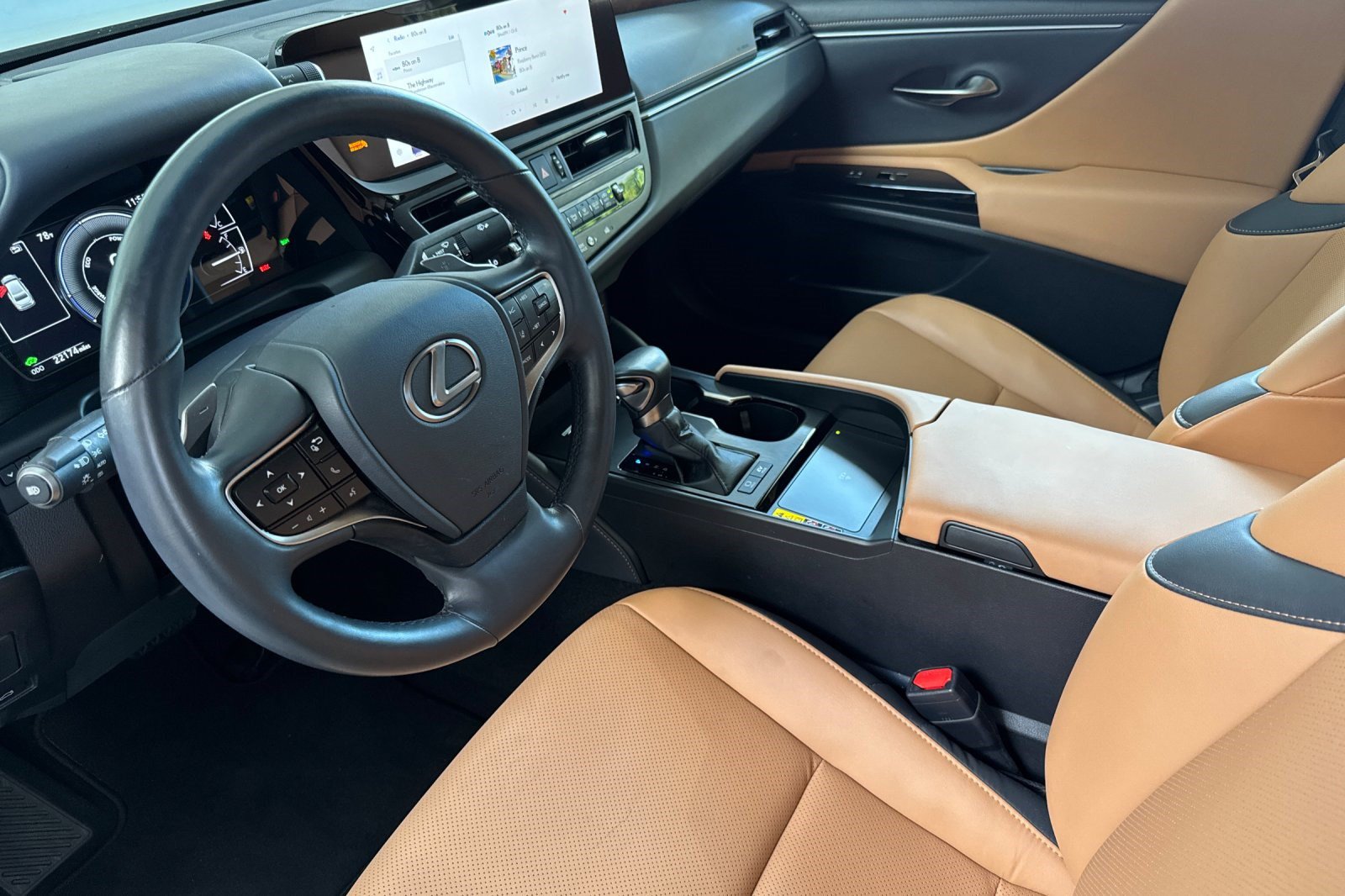 Certified 2025 Lexus ES 300h w/ Premium Package FWD image 11