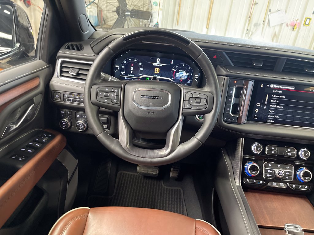 Used 2024 GMC Yukon Denali Ultimate AWD/4WD image 17