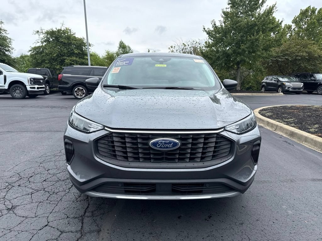 Used 2023 Ford Escape Active AWD/4WD image 2