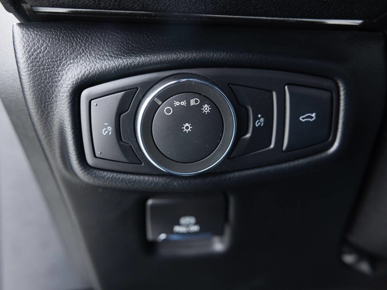 Used 2017 Lincoln MKZ Premiere FWD image 35