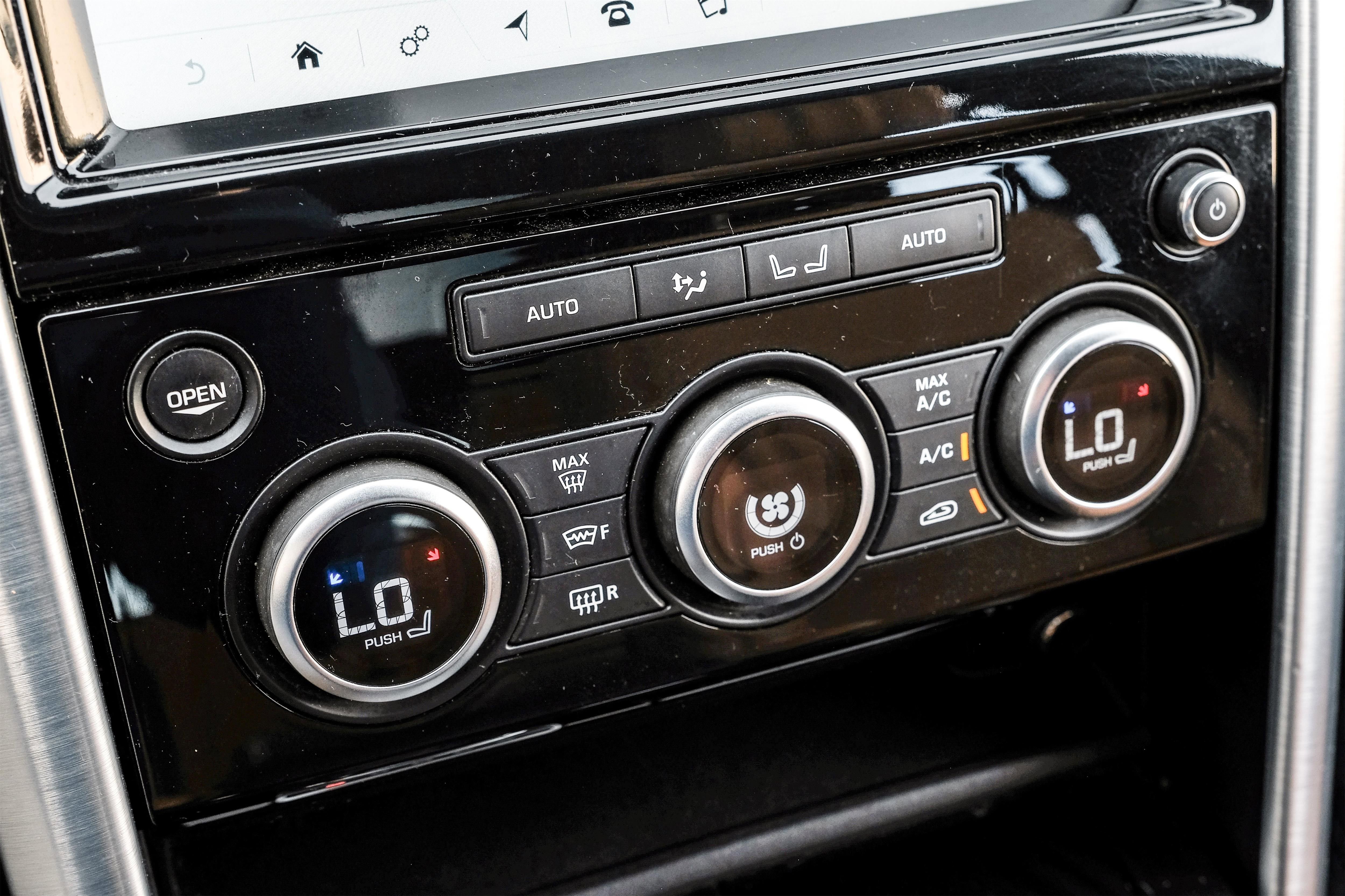 Used 2020 Land Rover Discovery HSE Luxury image 24