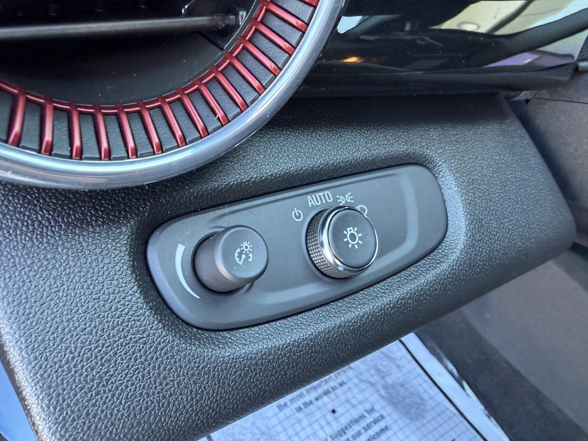 Used 2024 Chevrolet Trax RS w/ Sunroof Package image 10