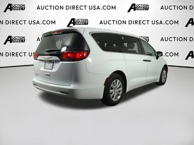 Used 2021 Chrysler Voyager L FWD image 42
