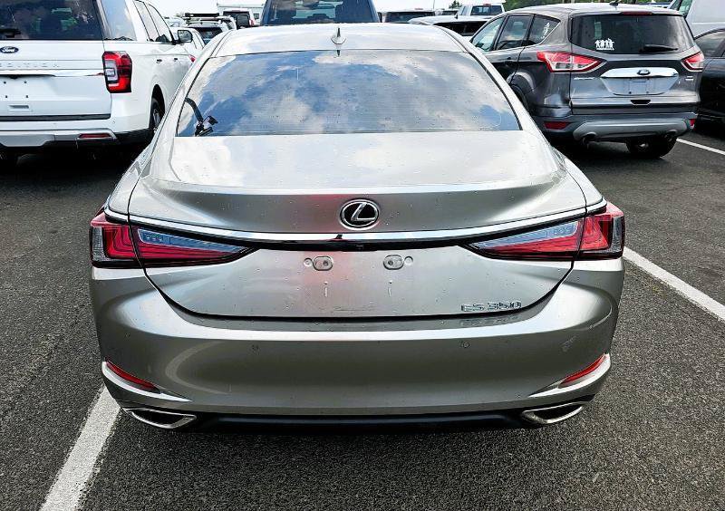 Used 2021 Lexus ES 350 w/ Premium Package FWD image 4