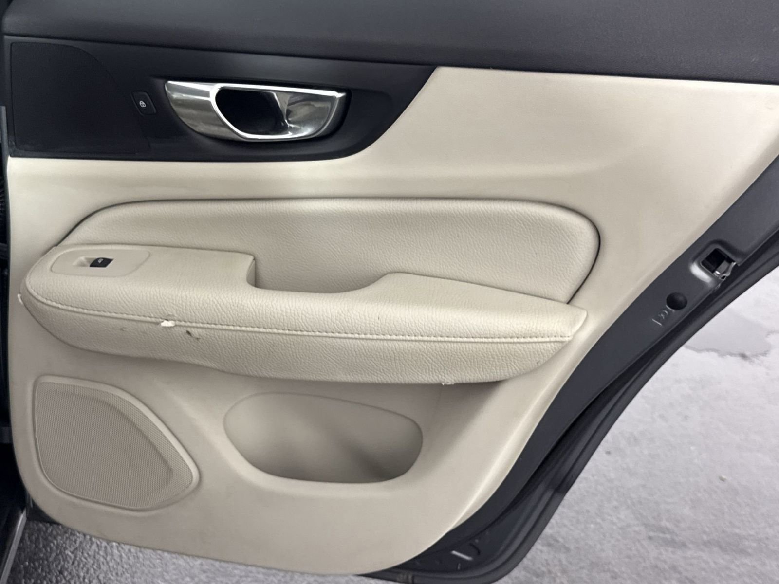 Used 2021 Volvo S60 T8 R-Design Expression AWD/4WD image 32