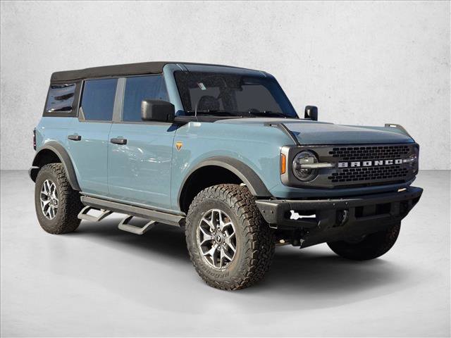 Used 2022 Ford Bronco Badlands image 3