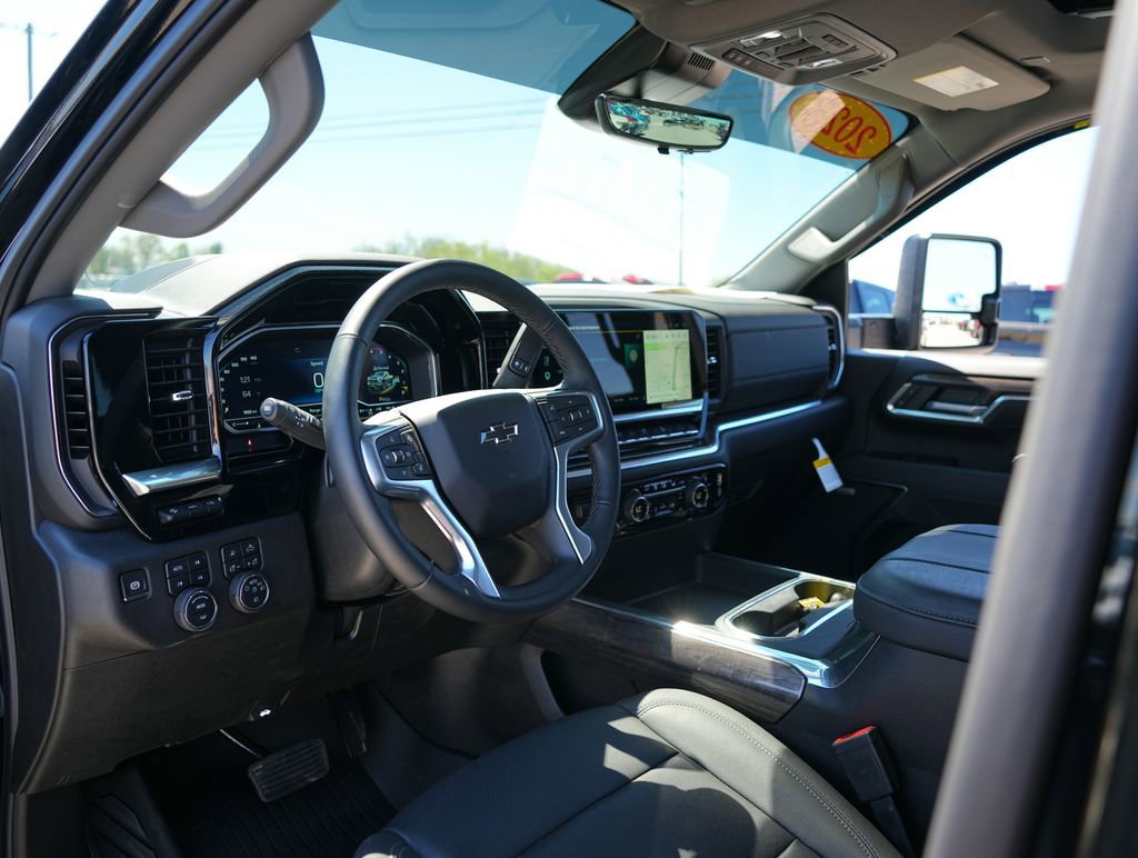 Used 2025 Chevrolet Silverado 2500 LTZ w/ LTZ Plus Package AWD/4WD image 22