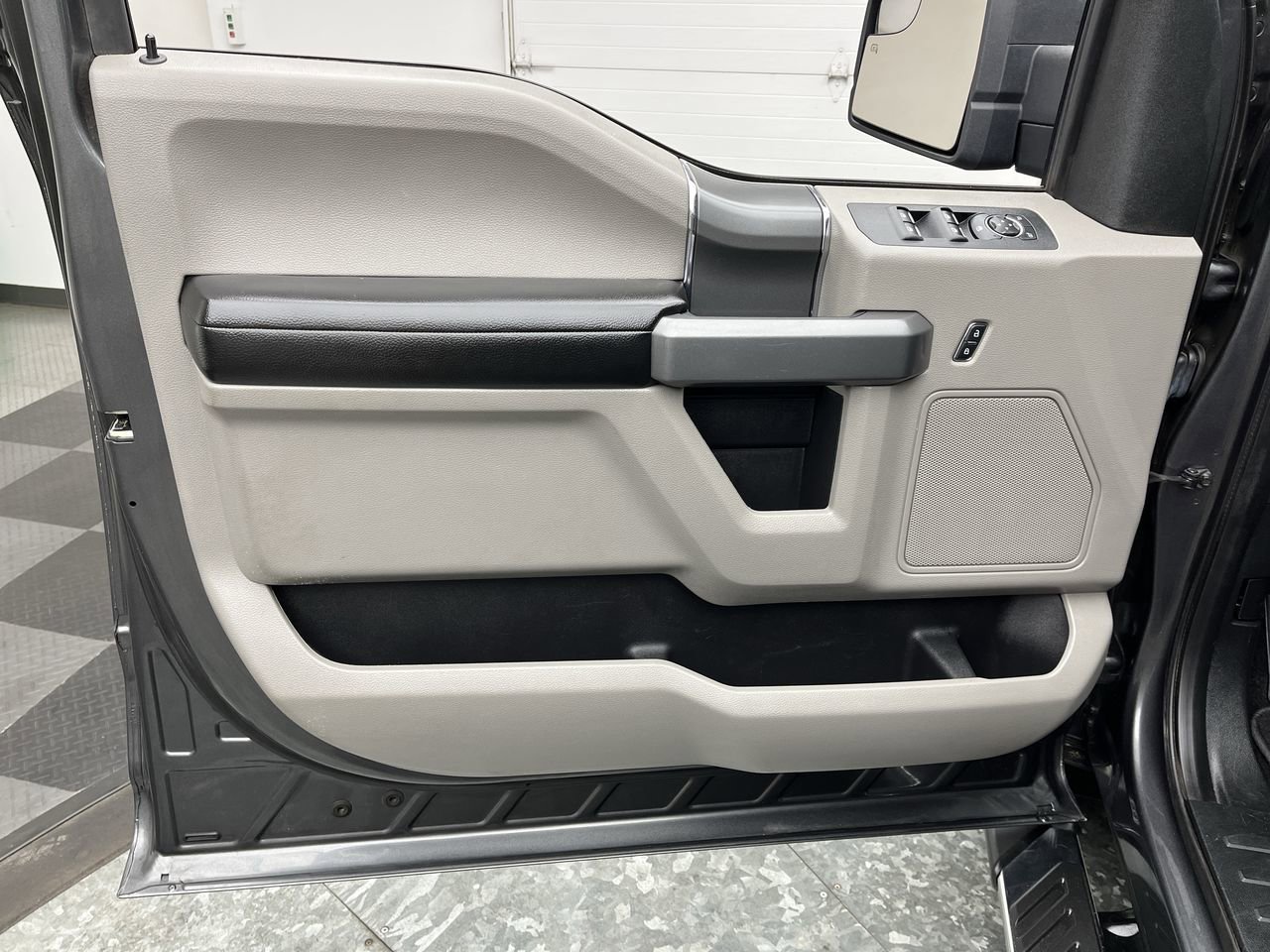Used 2019 Ford F150 XLT w/ Equipment Group 302A Luxury AWD/4WD image 9