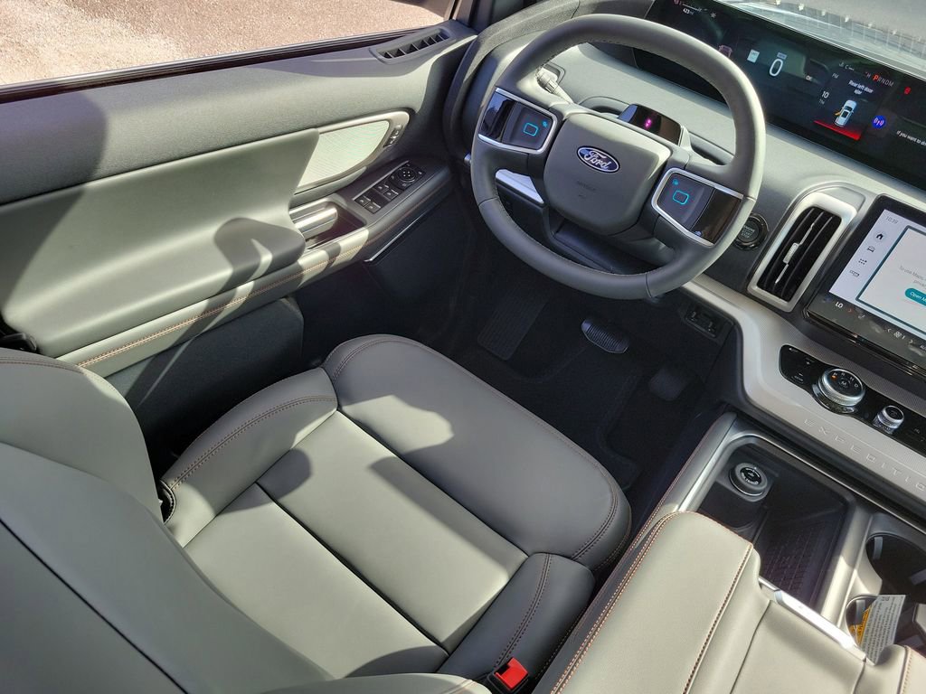 New 2025 Ford Expedition Active image 17