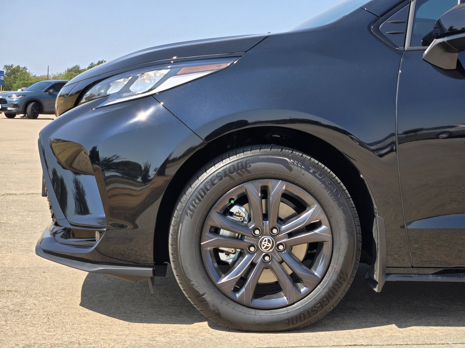 New 2026 Toyota Sienna XSE AWD/4WD image 10