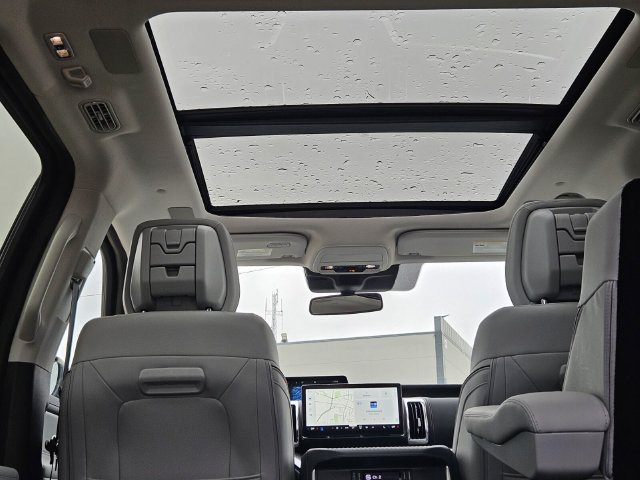 New 2026 Ford Expedition Platinum w/ Platinum Ultimate Package AWD/4WD image 11