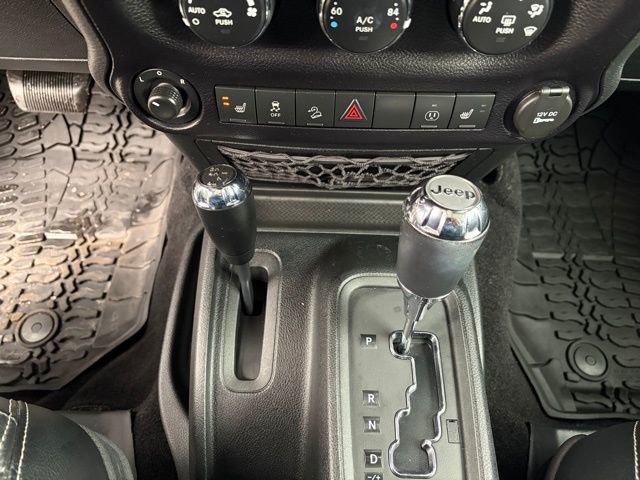 Used 2016 Jeep Wrangler Unlimited Rubicon image 28