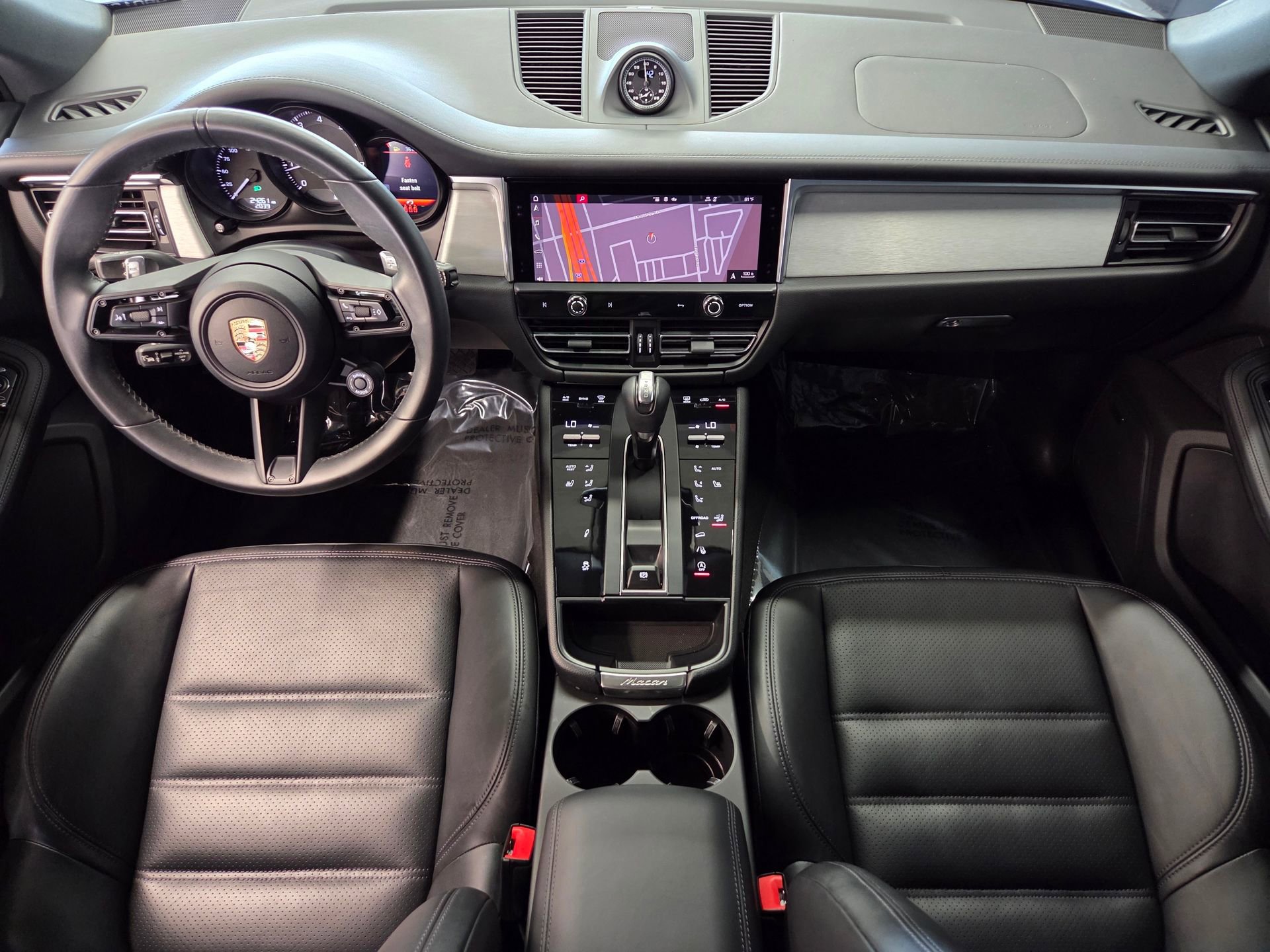 Certified 2024 Porsche Macan Turbo AWD/4WD image 13