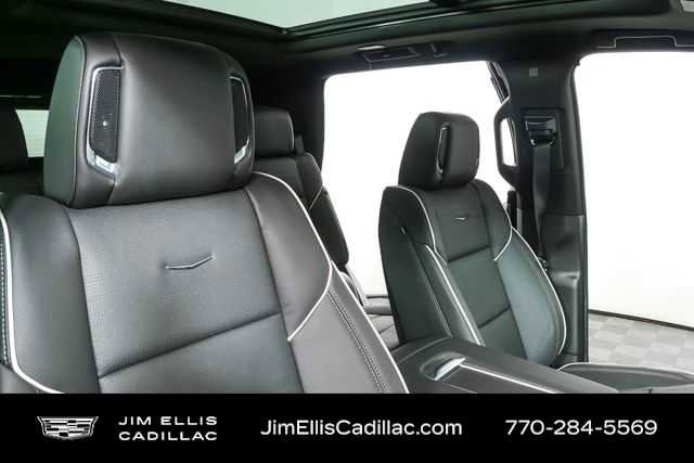 Certified 2026 Cadillac Escalade Luxury AWD/4WD image 22