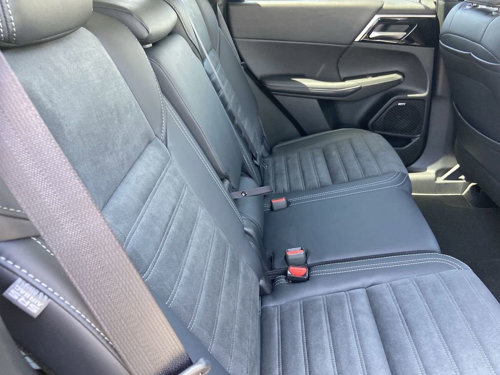 New 2026 Mitsubishi Outlander SE FWD image 23