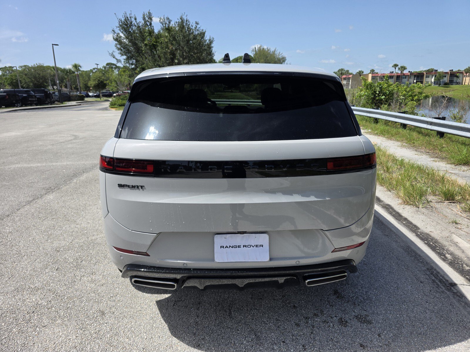 New 2026 Land Rover Range Rover Sport Dynamic SE AWD/4WD image 6