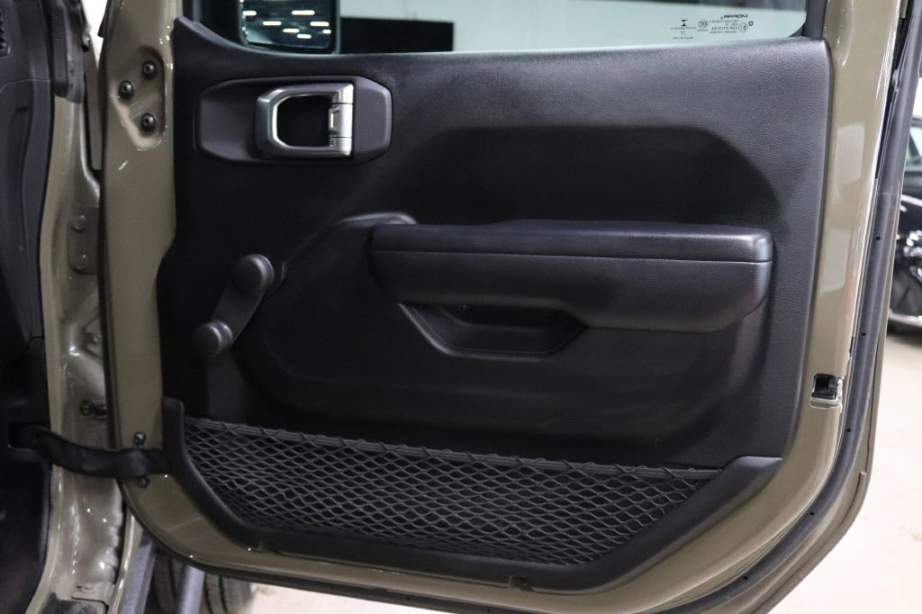 Used 2020 Jeep Gladiator Sport image 21